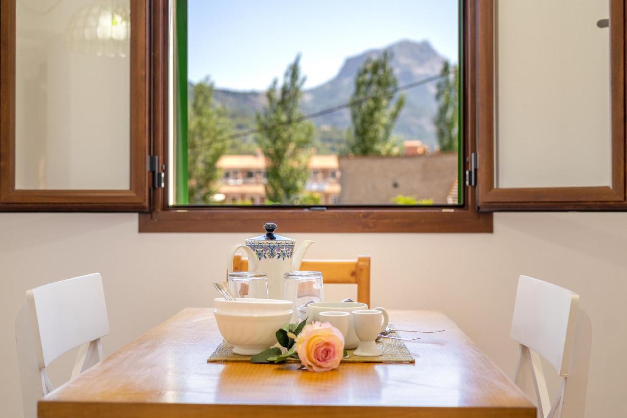 Three-Bedroom House,1124642208:JPEG